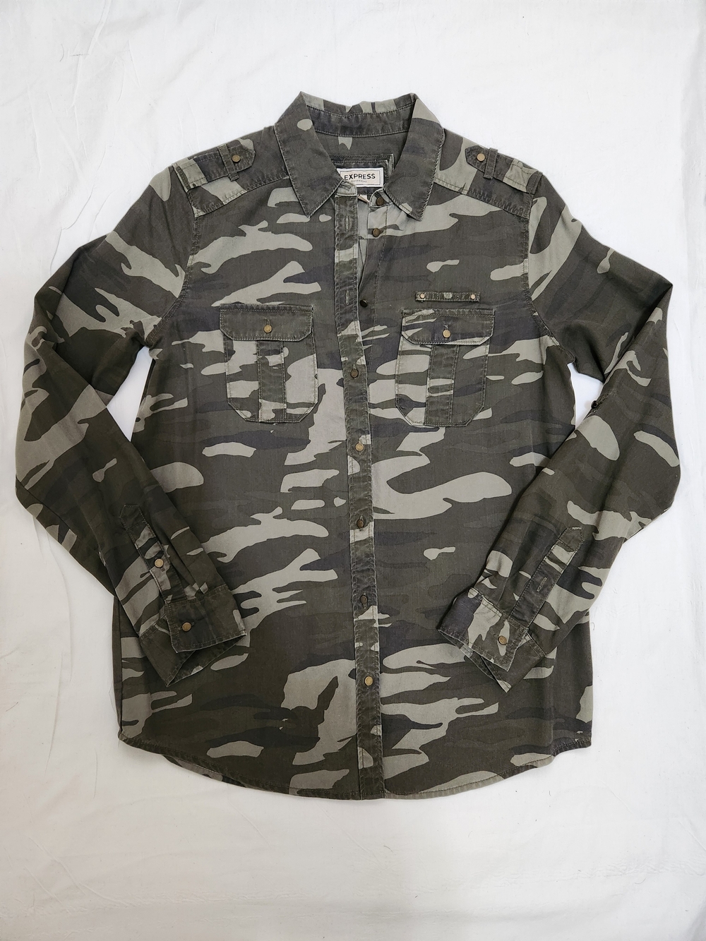 Express Women's Camo Military Style  Button-Down Shirt - Olive Green